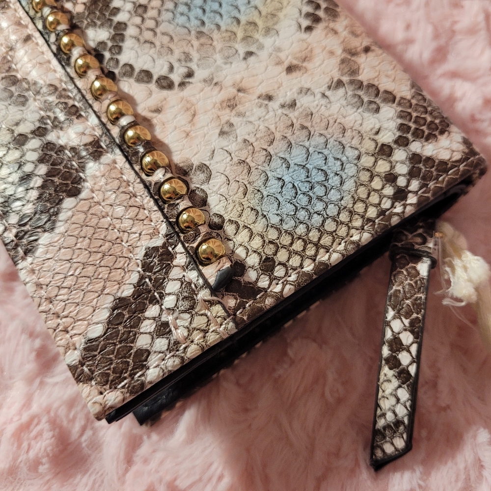 Hard To Find! Jessica Simpson large bifold/zip-around wallet. - Picture 11 of 16